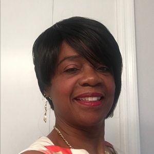 Meet your Posher, Connie